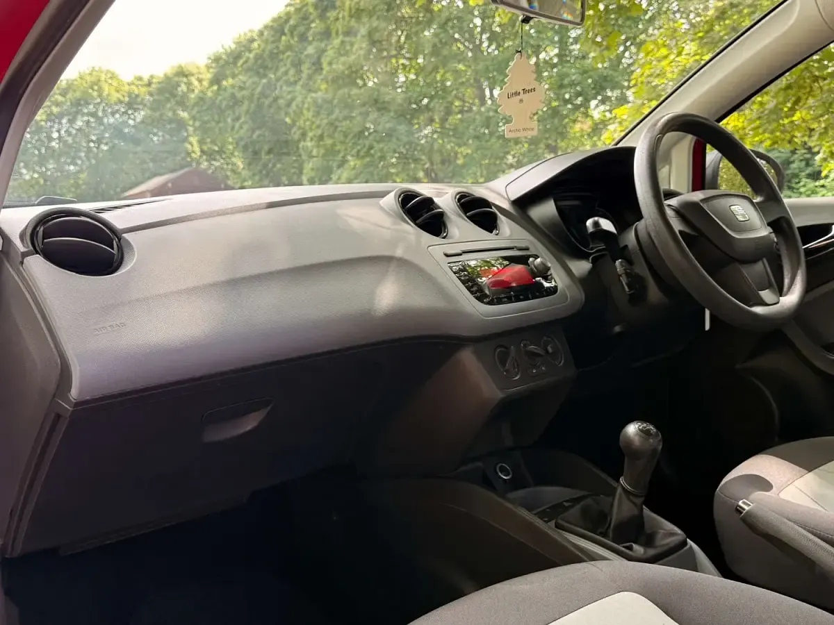 Used Seat Ibiza Sport 70 HP (51 kW) 2013 Red Coupe