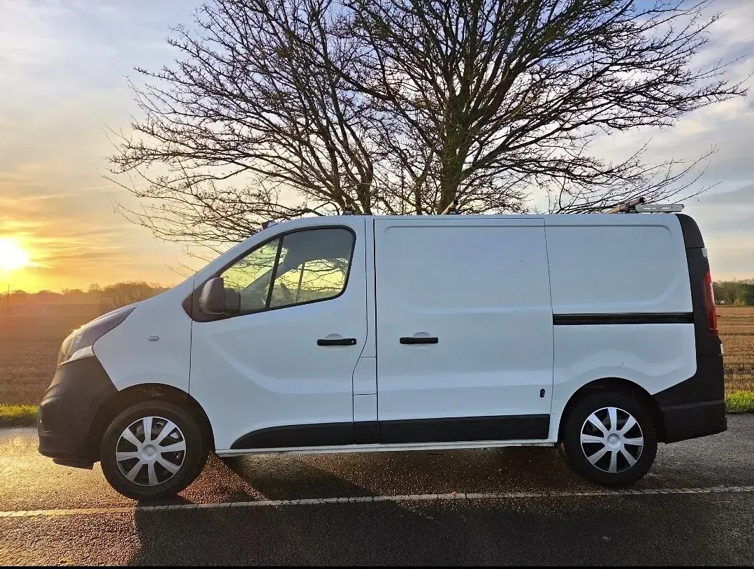Used Vauxhall Vivaro 125 HP (91 kW) 2017 White MPV