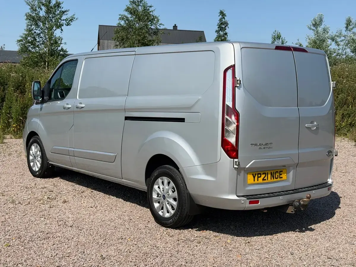 Used Ford Transit Custom Limited 130 HP (95 kW) 2021 Silver Van