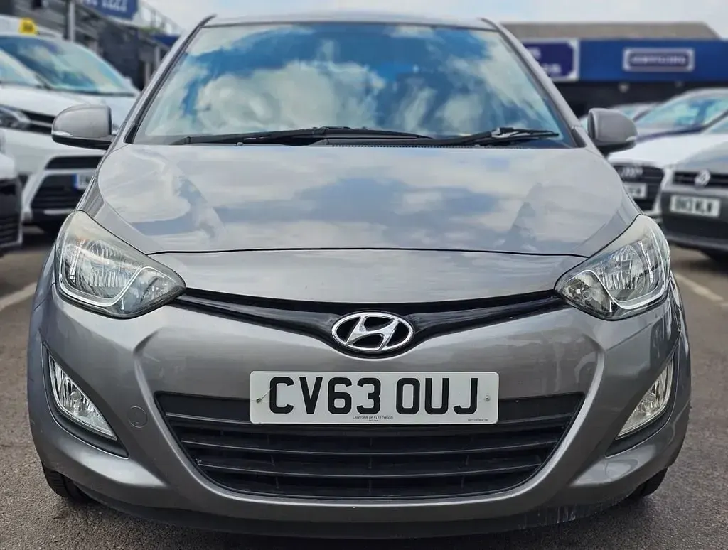 Begagnad Hyundai i20 Active 85 HK (62 kW) 2013 Grå Halvkombi