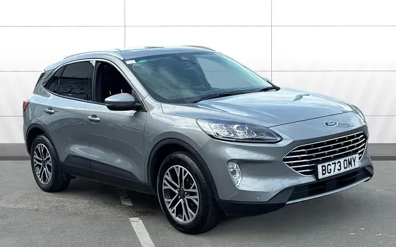 Käytetty Ford Kuga Titanium 150 HP (110 kW) 2023 Katumaasturi