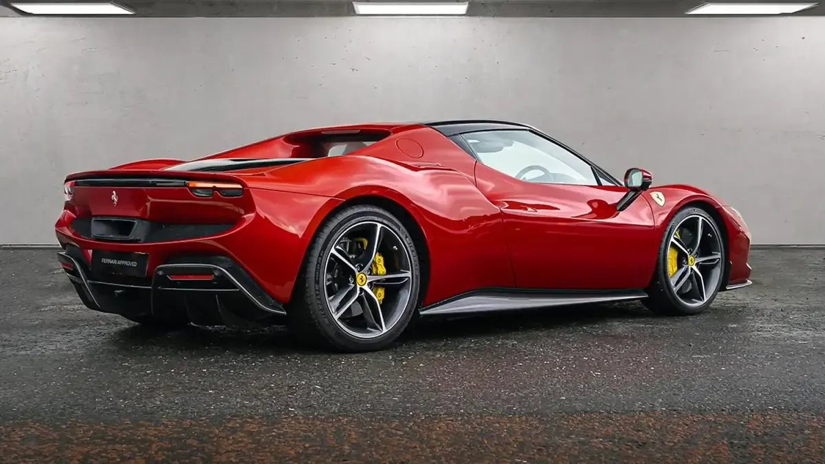 Used Ferrari 296 830 HP (610 kW) 2023 Red Coupe