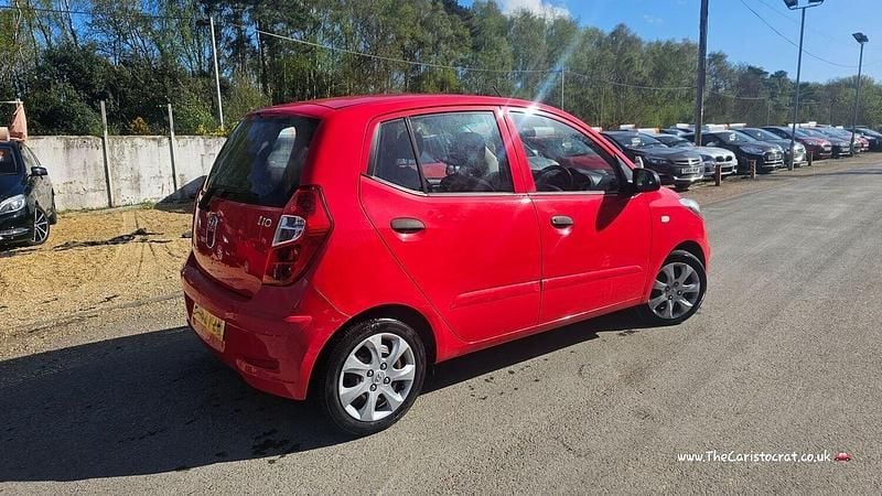 Used Hyundai i10 Classic 85 HP (62 kW) 2012 Red Hatchback