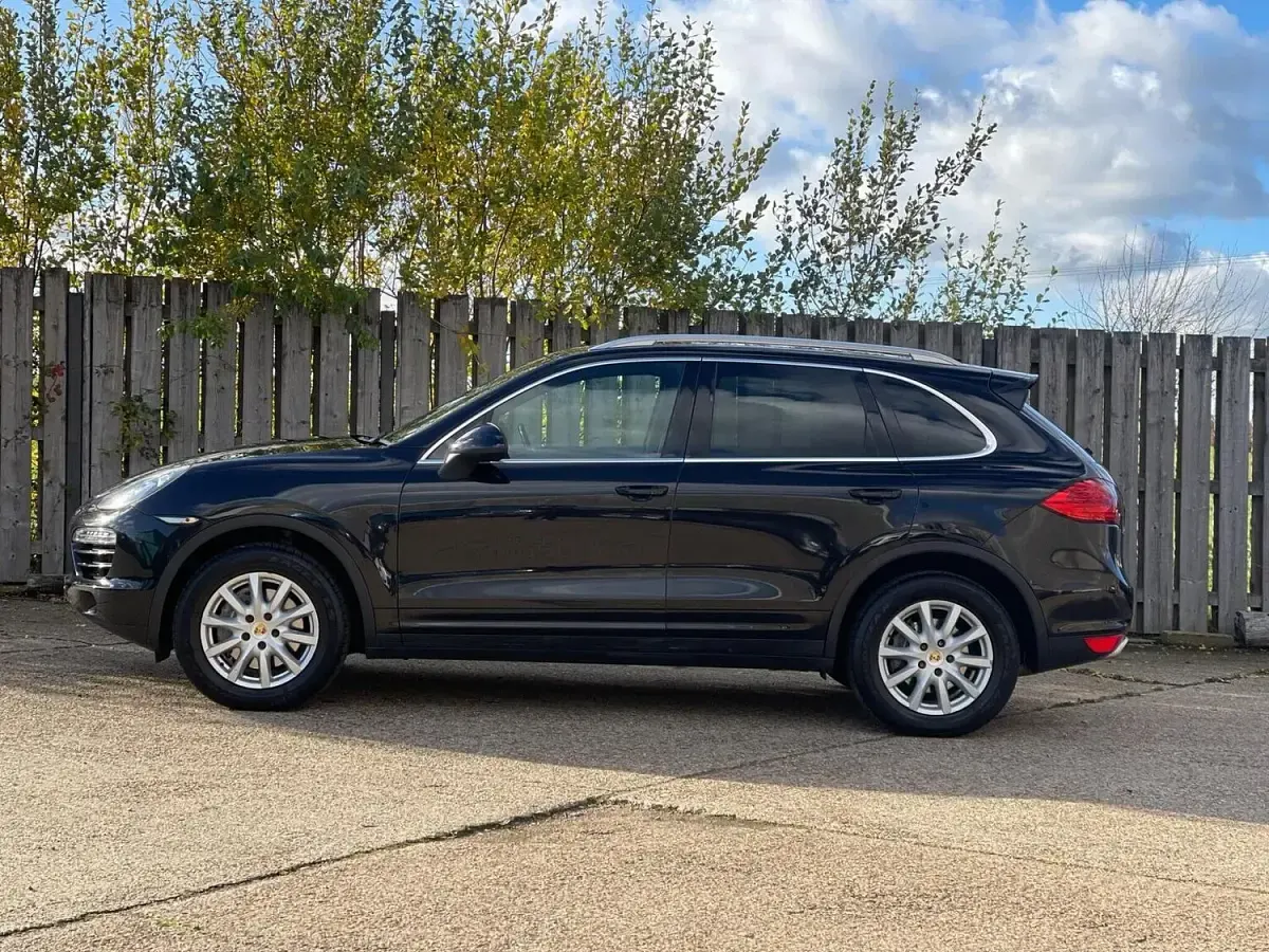 Used Porsche Cayenne 2011 Black SUV