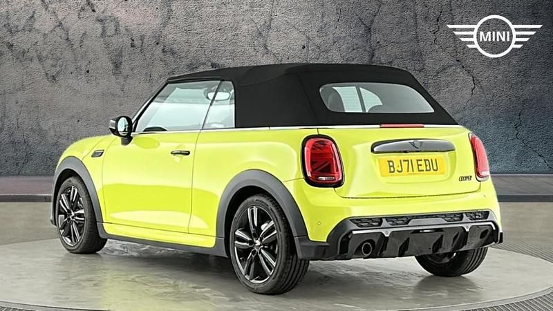 Used Mini Cooper Sport 134 HP (98 kW) 2021 Yellow Hatchback