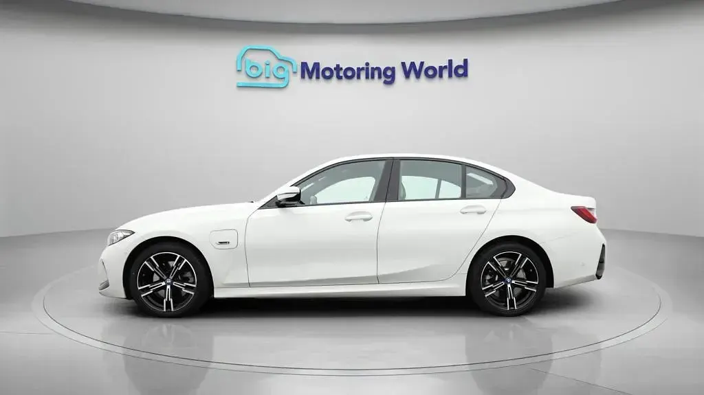 Used BMW 330e M Sport 292 HP (214 kW) 2023 White Sedan