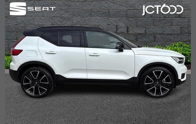 Used Volvo XC40 R-Design Pro 247 HP (181 kW) 2021 White SUV