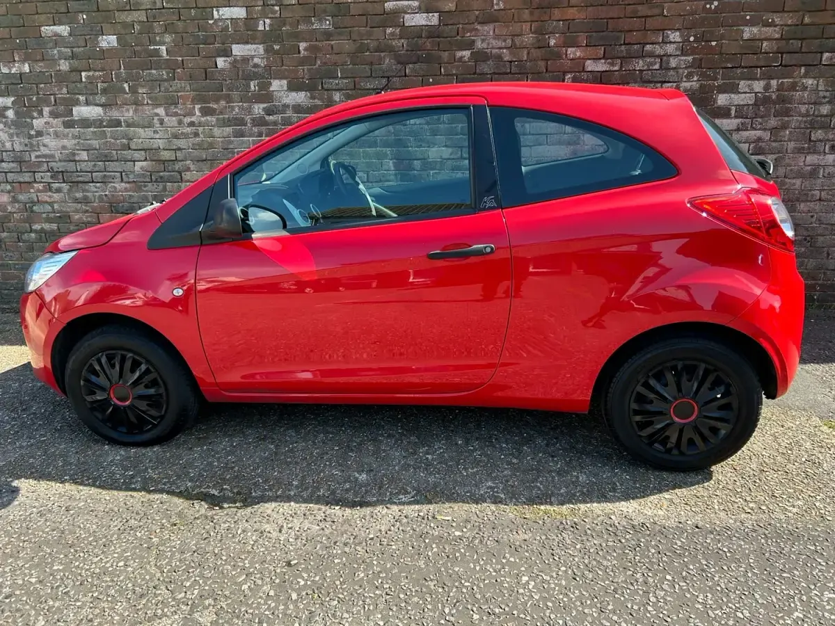 Używany Ford Ka Studio 69 KM (50 kW) 2013 Czerwony Hatchback