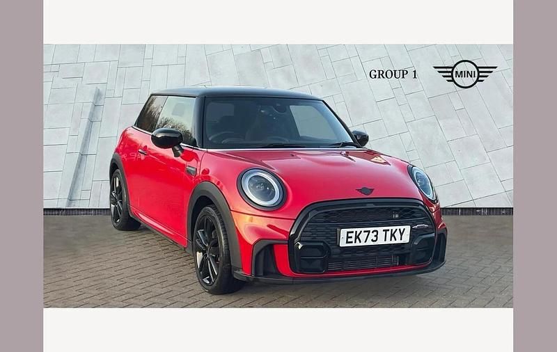 Used Mini Cooper Hatch 136 HP (100 kW) 2024 Red Hatchback