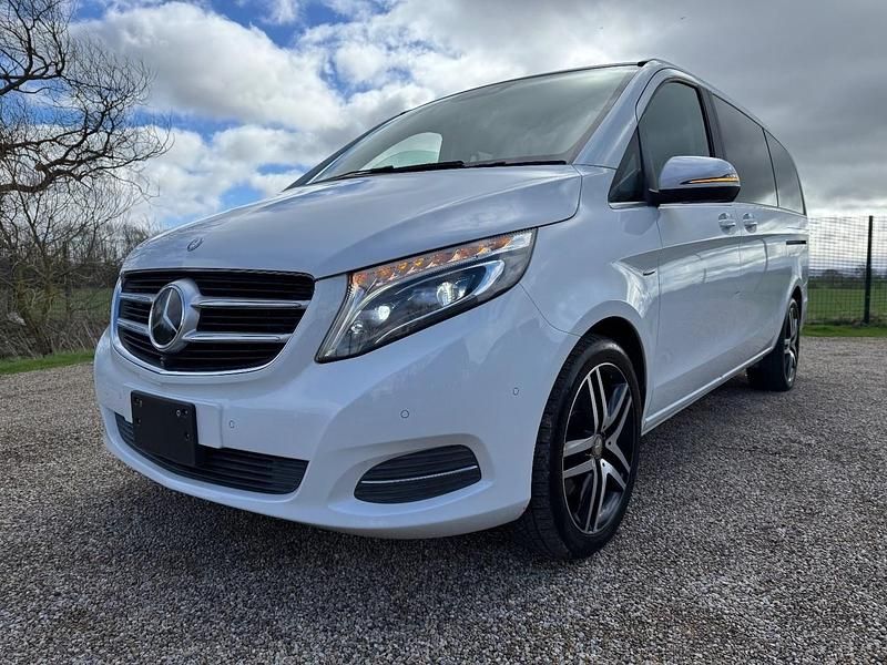 Used Mercedes V220 Avantgarde 163 HP (119 kW) 2016 White MPV