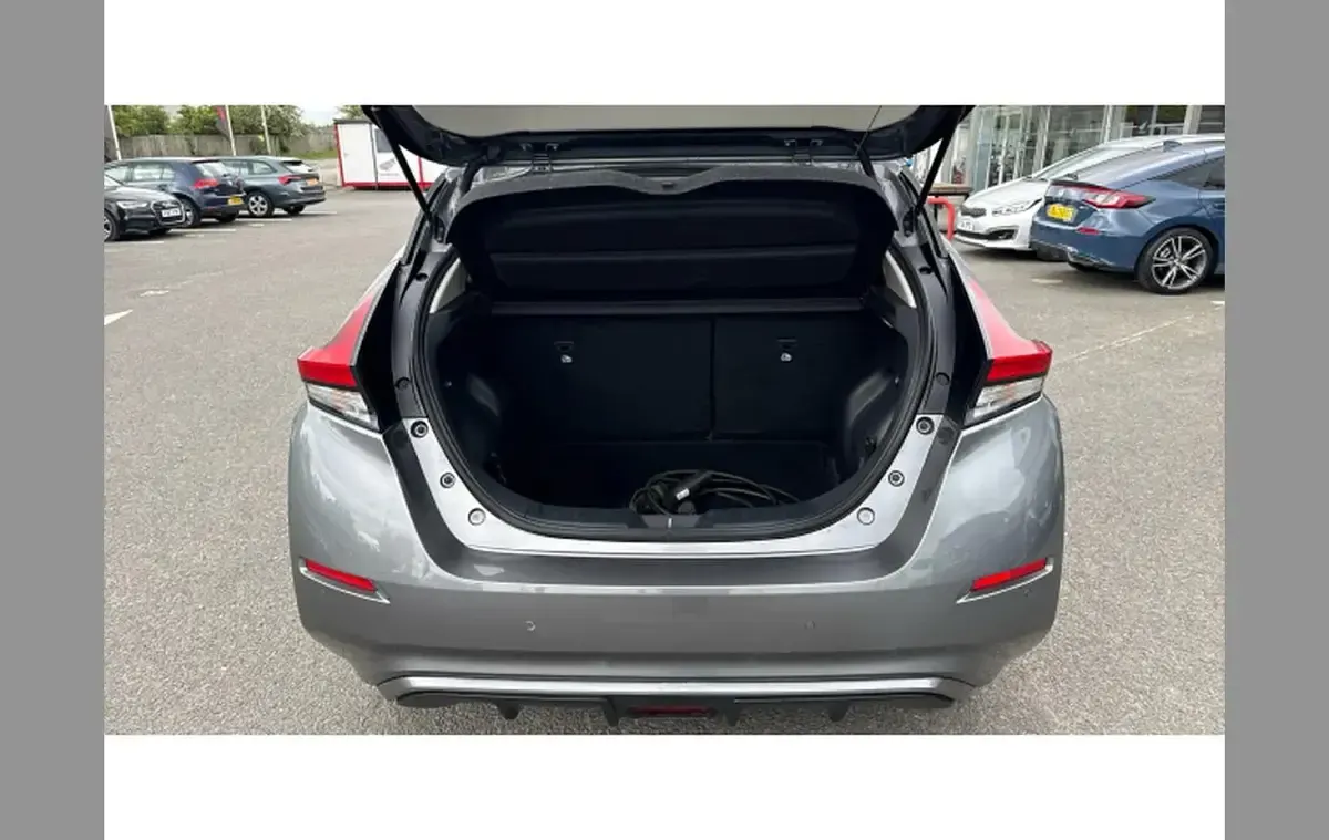 Używany Nissan Leaf N-Connecta 108 kW (147 KM) 2023 Szary Hatchback