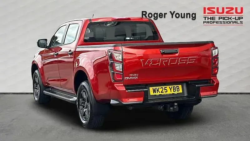 Used Isuzu D-Max 163 HP (119 kW) 2025 Orange Pickup