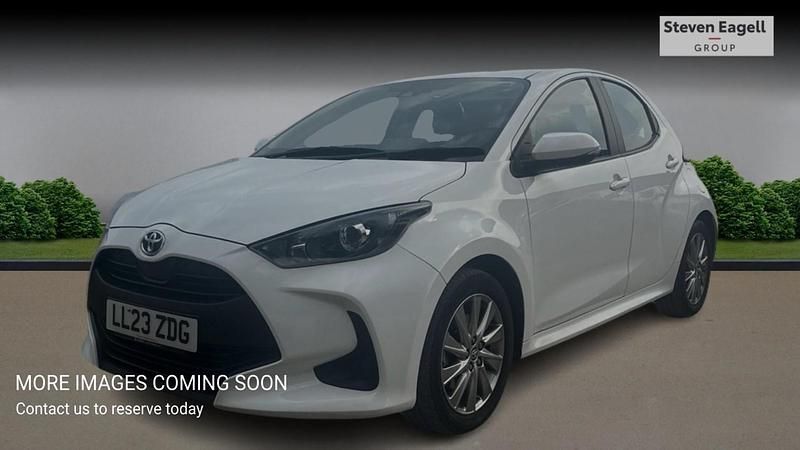 Used Toyota Yaris Hybrid 2023 White Hatchback