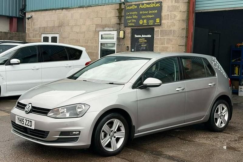 Used VW Golf VII Match 105 HP (77 kW) 2015 Silver Hatchback