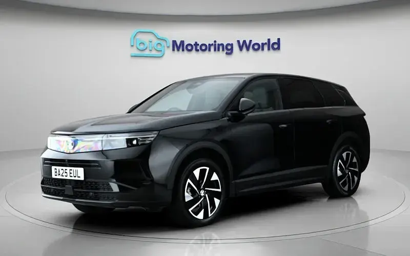 Used Vauxhall Grandland X Ultimate 136 HP (100 kW) 2025 Black SUV