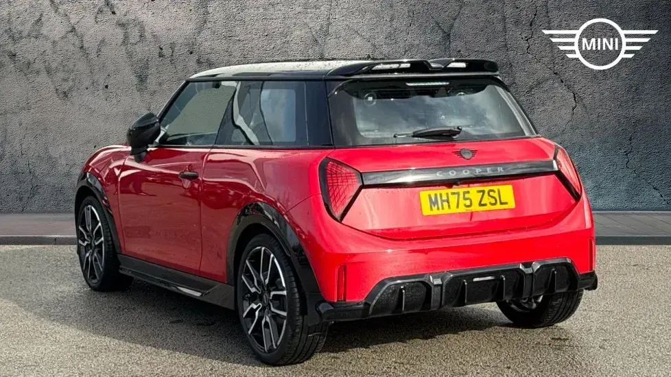 Usado Mini Cooper Hatch 113 kW (154 HP) 2026 Vermelho Citadino