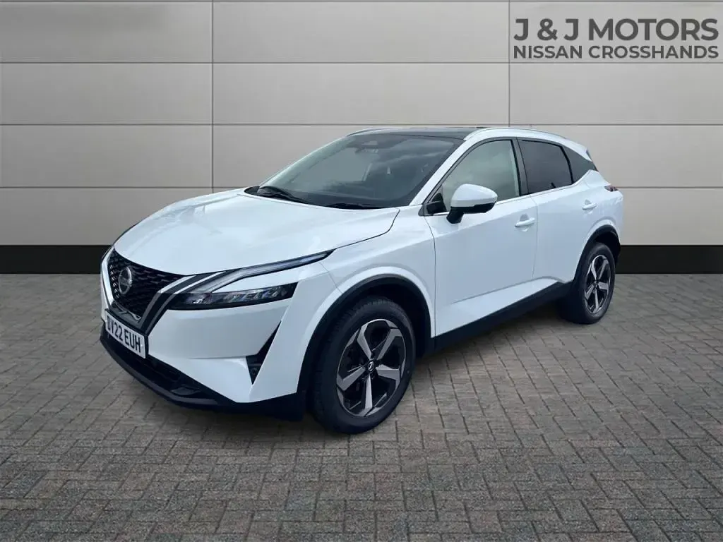 Used Nissan Qashqai N-Connecta 2022 White SUV