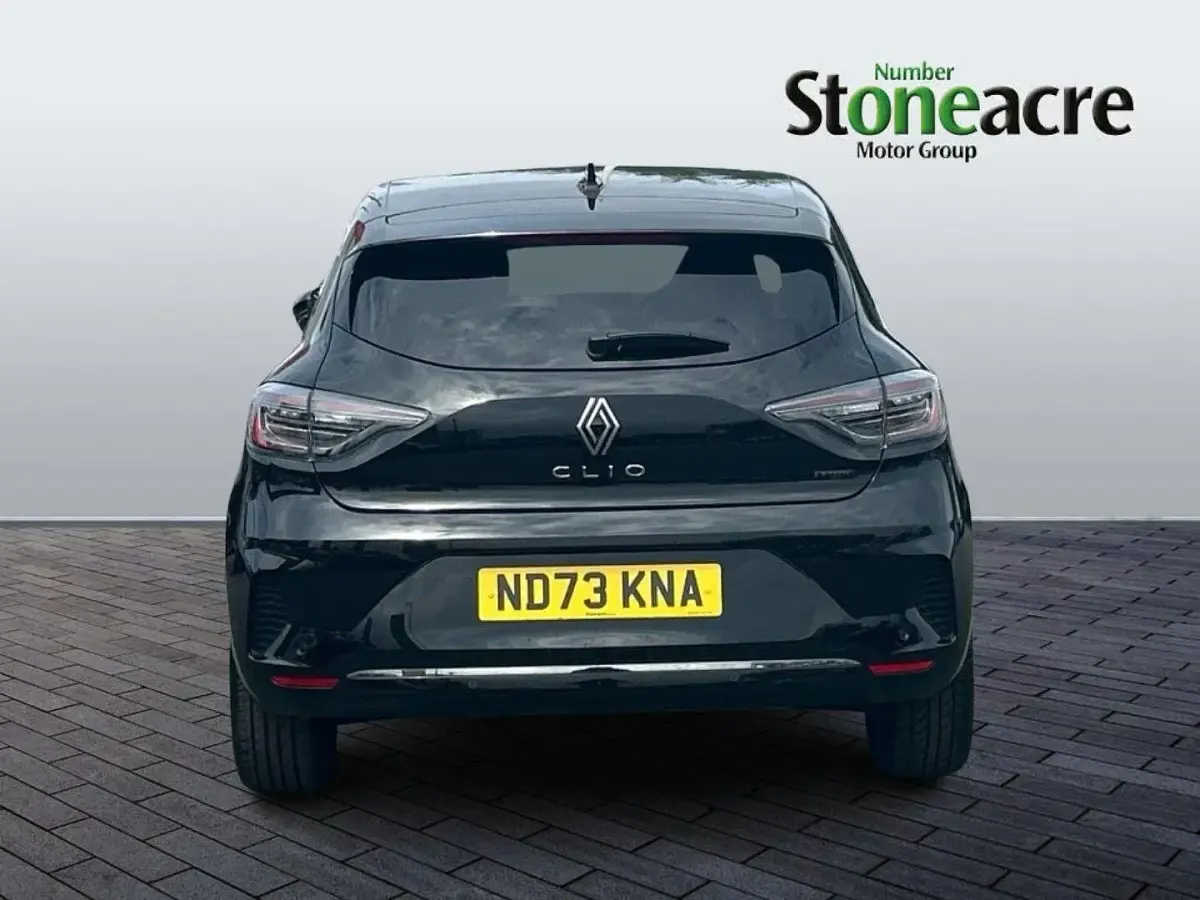 Used Renault Clio Techno 140 HP (102 kW) 2023 Black Hatchback