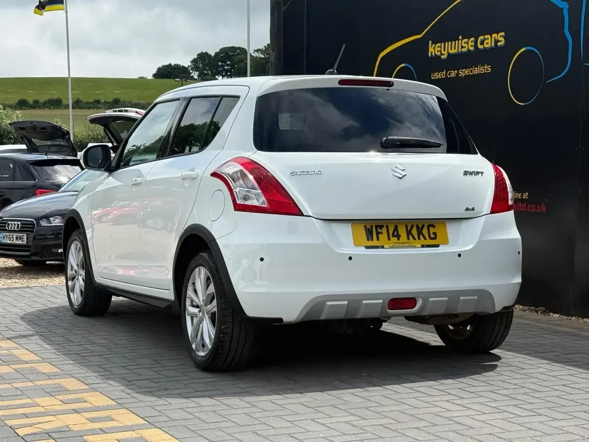 Used Suzuki Swift SZ4 2014 White Hatchback