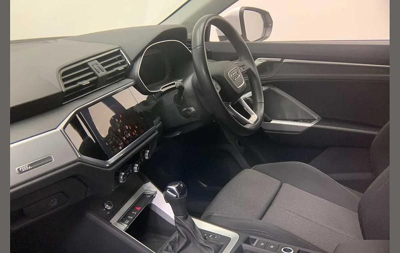 Used Audi Q3 Sport 150 HP (110 kW) 2023 White SUV