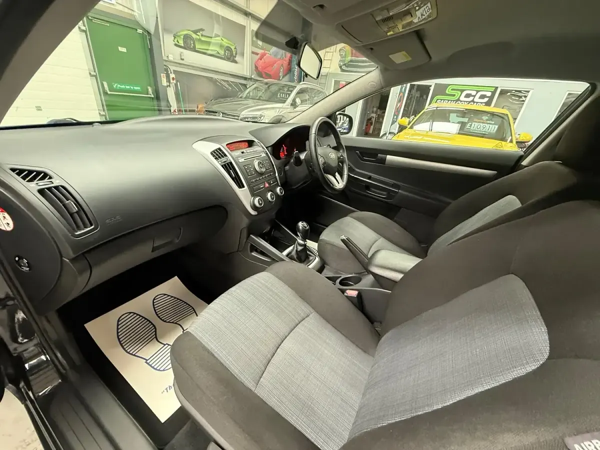 Used Kia ProCeed 2013 Black Hatchback