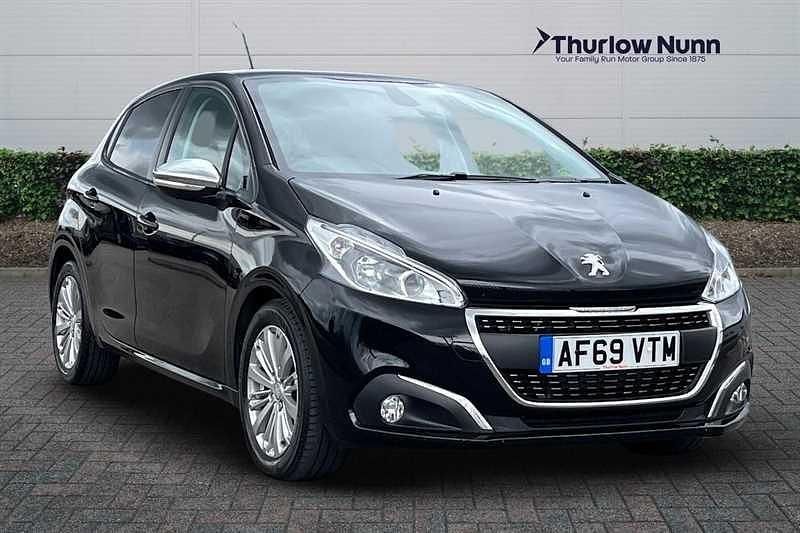 Black Used 2019 Peugeot 208 Signature Sky Hatchback | £8,459 (Fair price) - Image 1/4