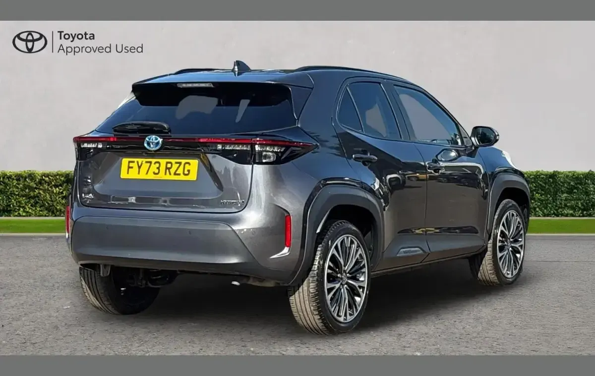 Used Toyota Yaris Cross 113 HP (83 kW) 2023 Grey SUV