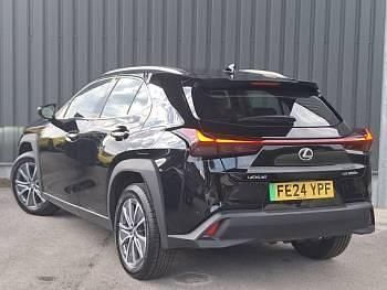 Usado Lexus UX 150 kW (204 HP) 2024 Preto SUV