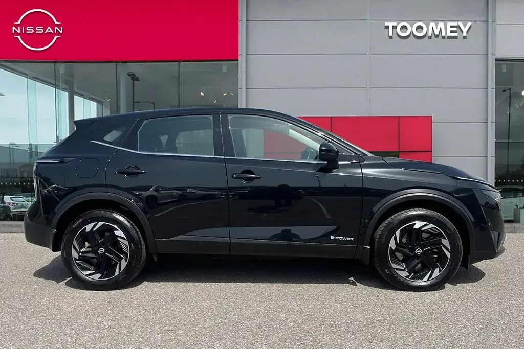 Used Nissan Qashqai Acenta Premium 187 HP (137 kW) 2025 Black SUV