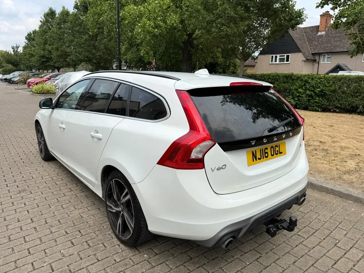 Used Volvo V60 R-Design 2016 White Estate