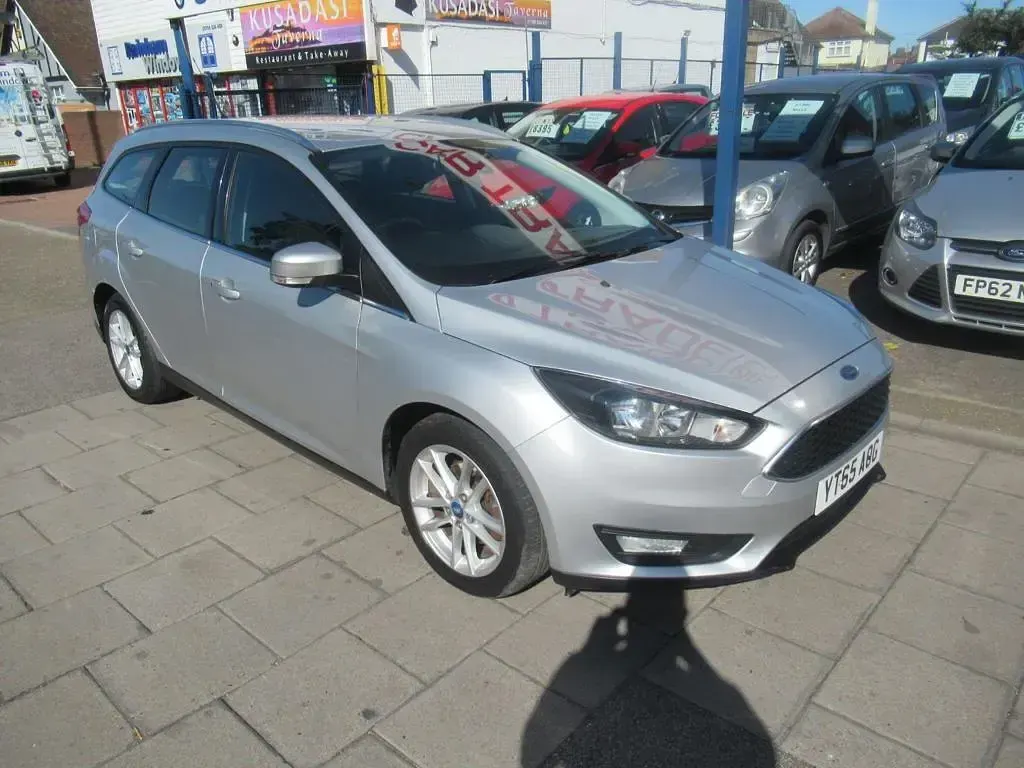 Used Ford Focus Zetec 120 HP (88 kW) 2015 Silver Estate