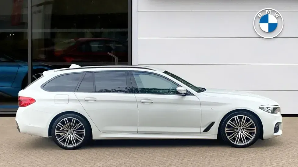 Used BMW 530 M Sport 249 HP (183 kW) 2020 White Estate