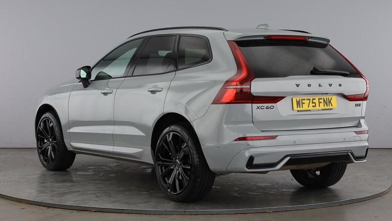Used Volvo XC60 Plus 247 HP (181 kW) 2025 Grey SUV