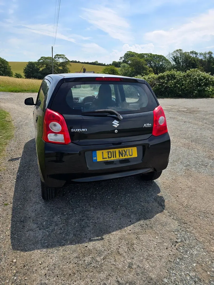 Used Suzuki Alto SZ4 68 HP (50 kW) 2011 Black Hatchback