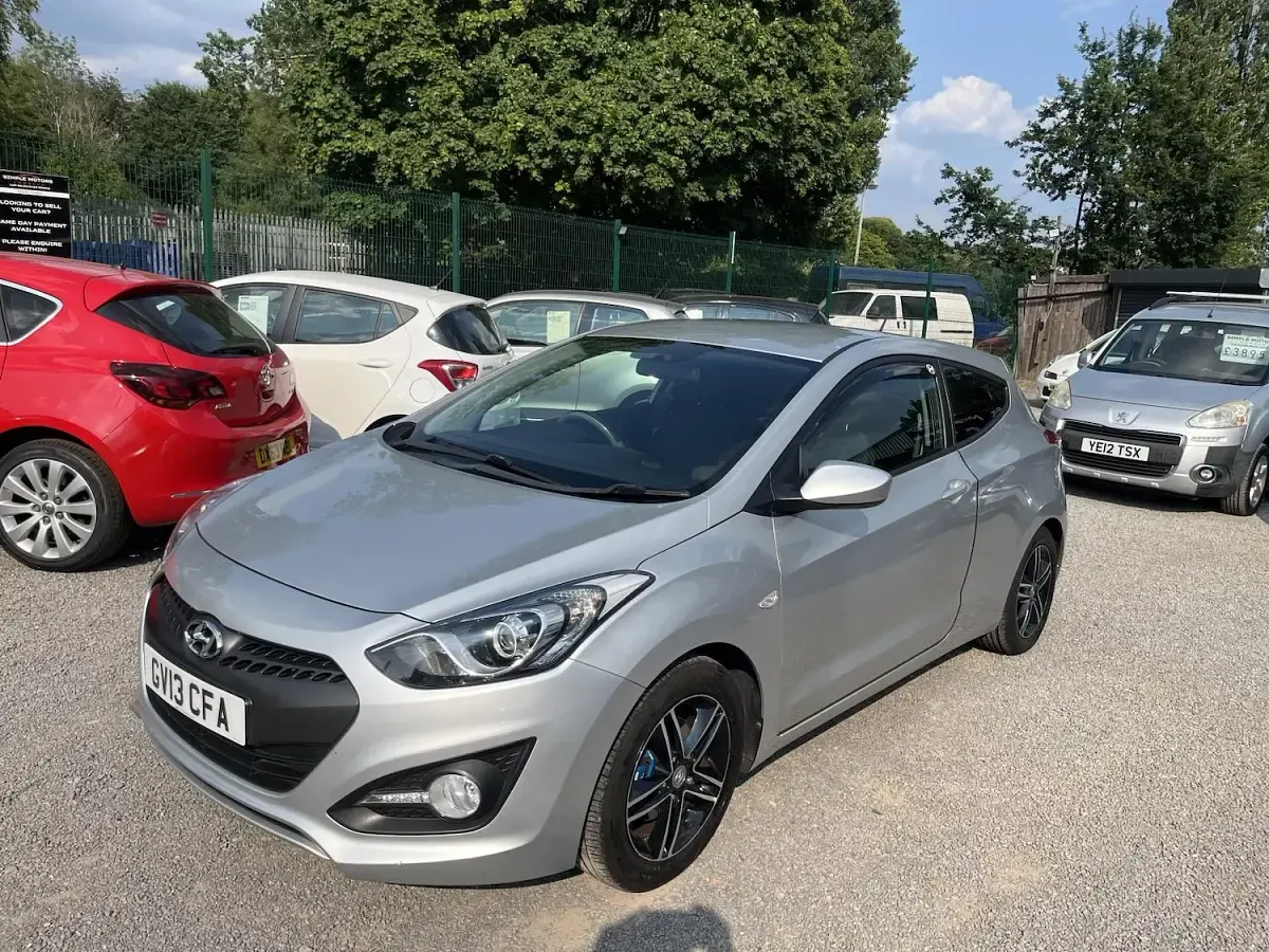 Used Hyundai i30 Active 100 HP (73 kW) 2013 Silver Hatchback
