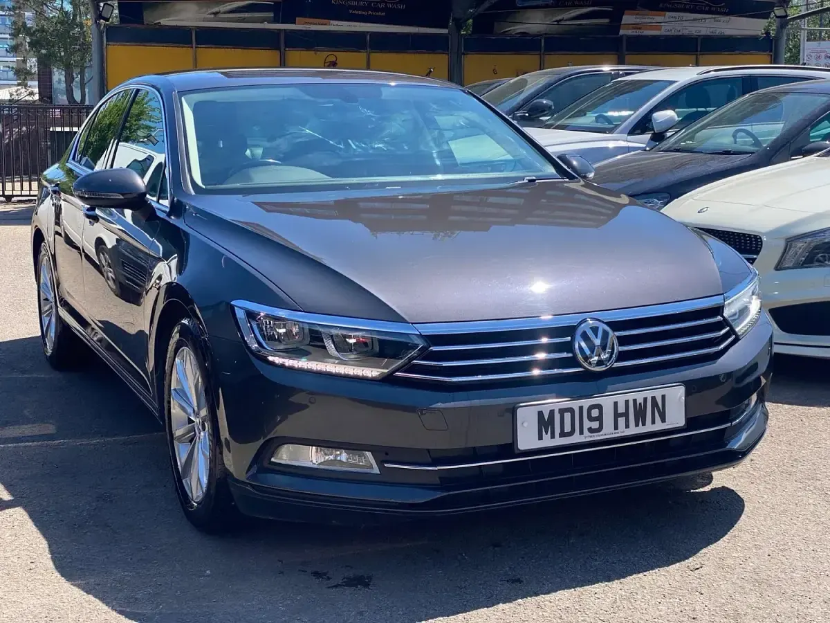 Used VW Passat Business 150 HP (110 kW) 2019 Grey Sedan