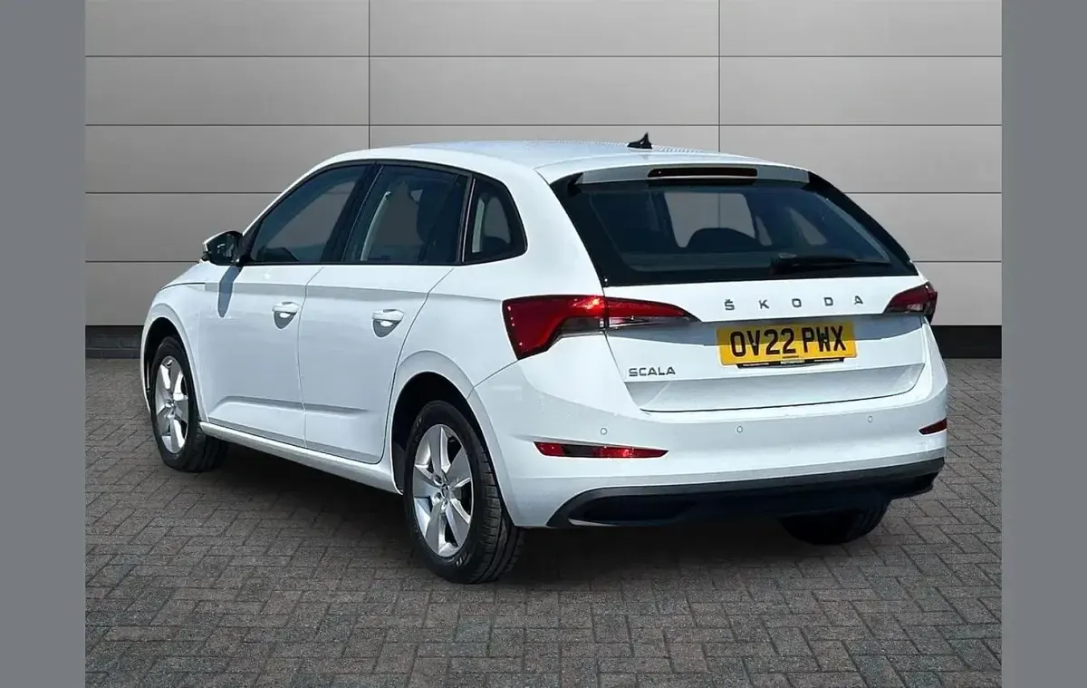 Used Skoda Scala SE 147 HP (108 kW) 2022 Moon white metallic Hatchback