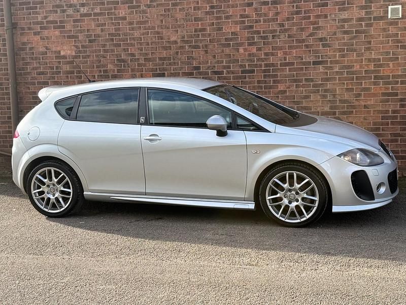 Used Seat Leon FR 170 HP (125 kW) 2012 Silver Hatchback