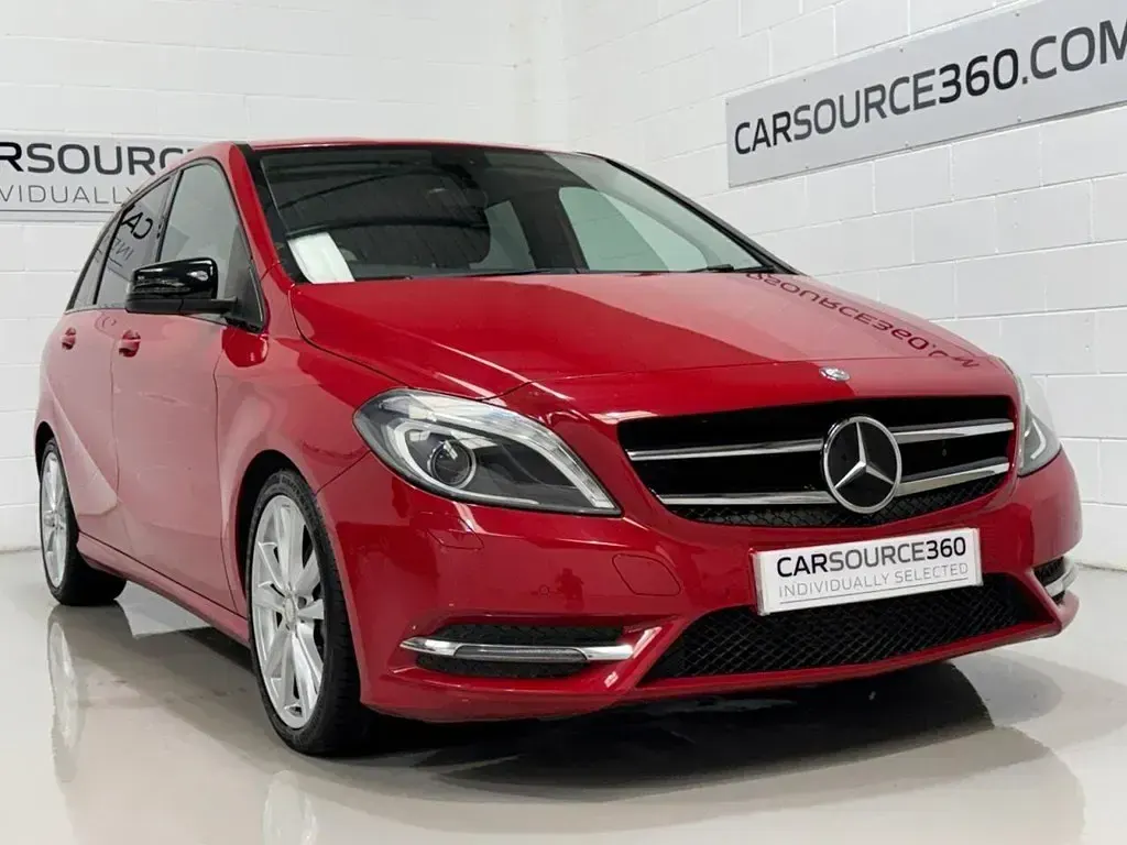 Used Mercedes B180 109 HP (80 kW) 2014 Red Hatchback