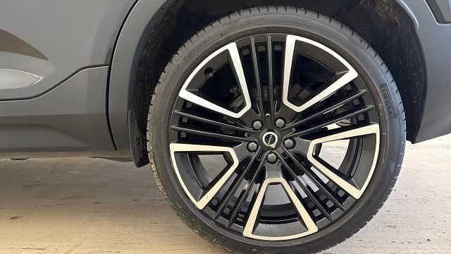 Used Volvo XC40 Ultra 161 HP (118 kW) 2025 Black SUV
