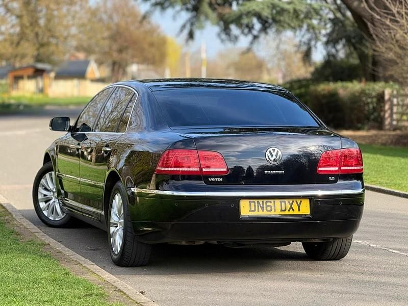 Used VW Phaeton 240 HP (176 kW) 2011 Black Sedan