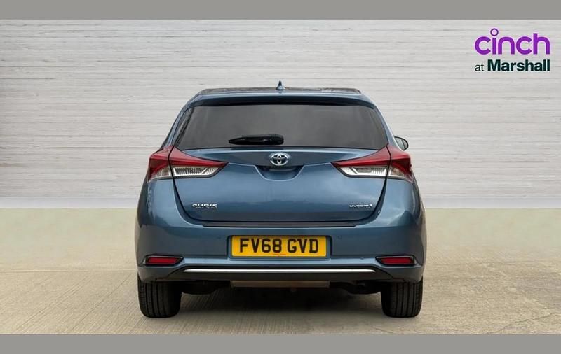 Used Toyota Auris Hybrid 134 HP (98 kW) 2018 Blue Hatchback