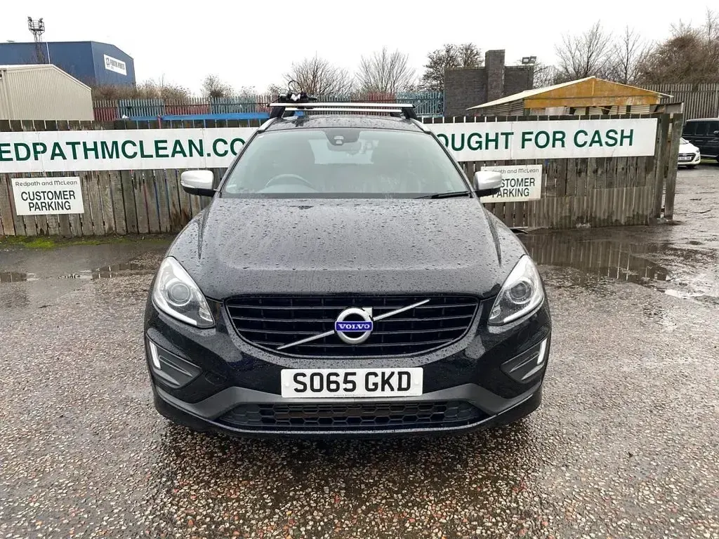 Used Volvo XC60 R-Design 220 HP (161 kW) 2015 Black SUV