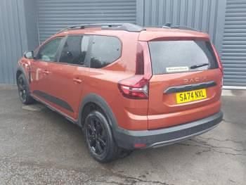 Begagnad Dacia Jogger Extreme 109 HK (80 kW) 2024 Brun Minibuss