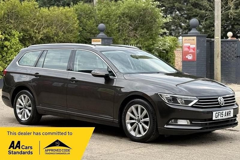 Begagnad VW Passat SE 120 HK (88 kW) 2015 Brun Kombi
