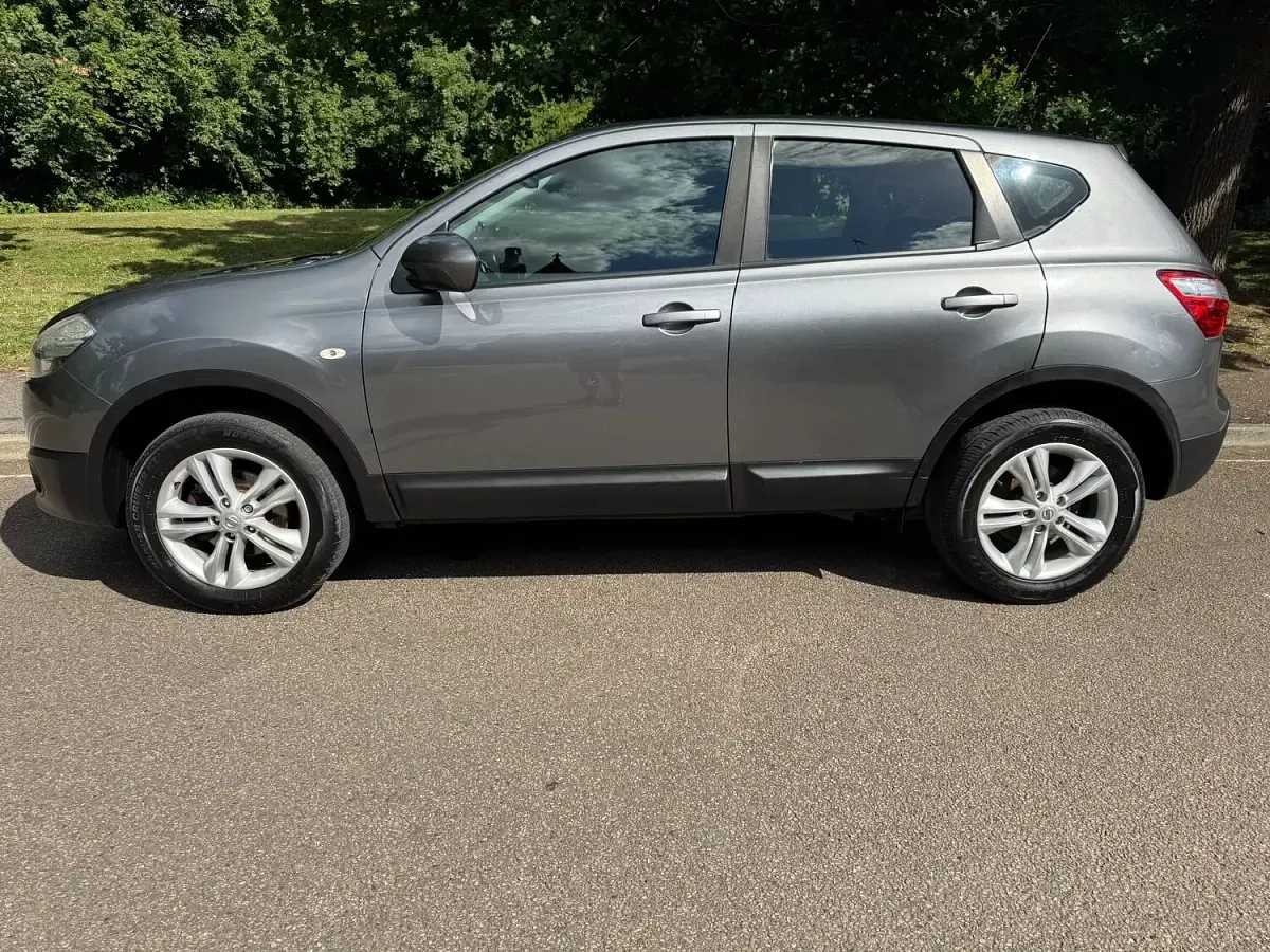 Used Nissan Qashqai Acenta 117 HP (86 kW) 2012 Grey SUV