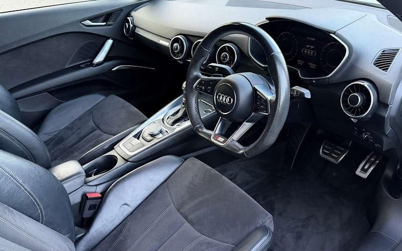 Used Audi TT Black Edition 230 HP (169 kW) 2017 White Coupe