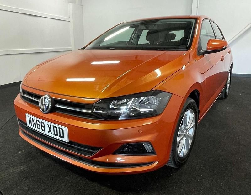 Used VW Polo SE 65 HP (47 kW) 2018 Orange Hatchback