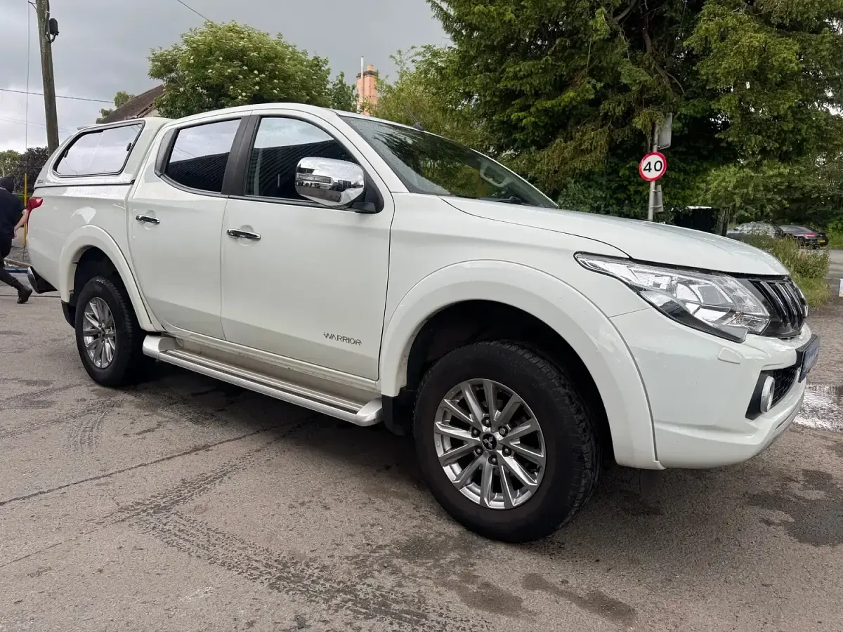 Used Mitsubishi L200 Warrior 181 HP (133 kW) 2018 White Pickup