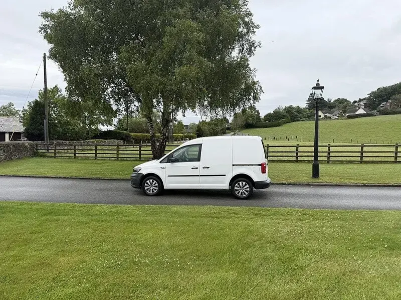 Used VW Caddy Startline 102 HP (75 kW) 2020 White MPV